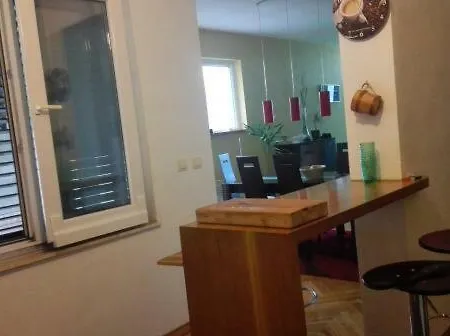 House Lipo 3* Makarska