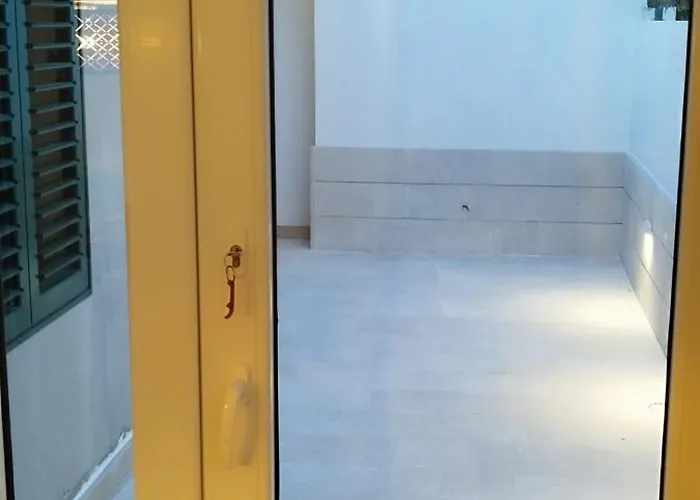 בית הארחה House Lipo 3*