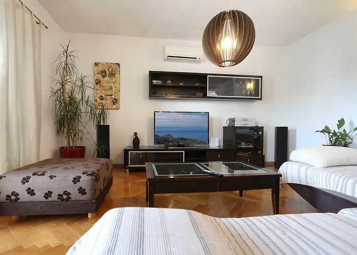 House Lipo 3* Makarska