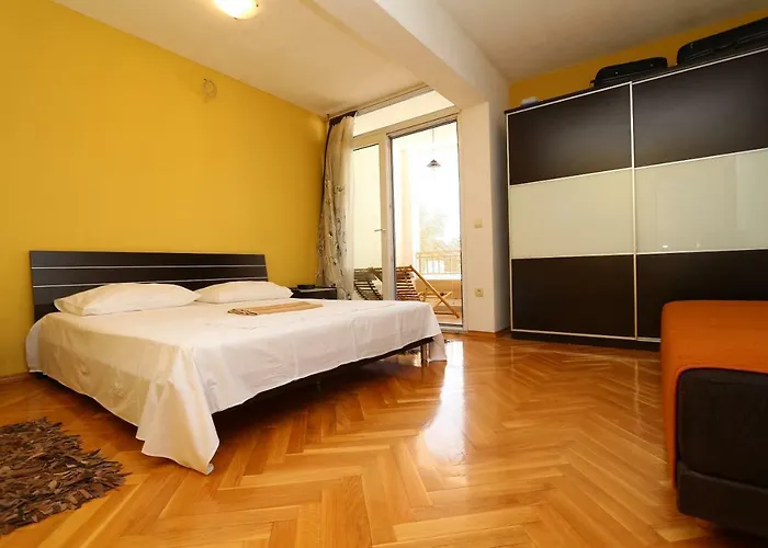 House Lipo Pensionat 3*