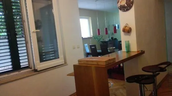 House Lipo 3* Makarska