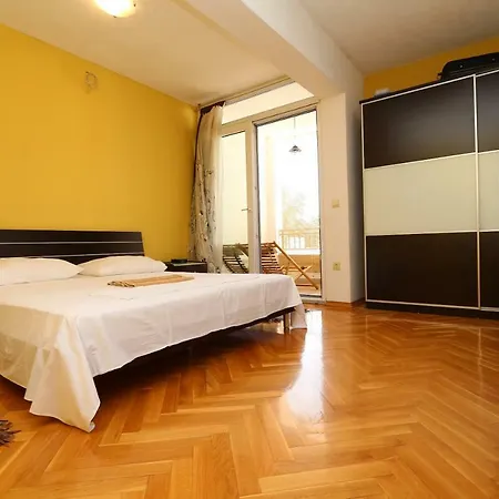 House Lipo Pensionat 3*