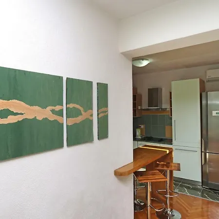 House Lipo Pensionat 3*