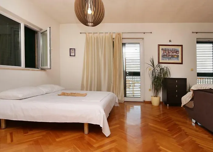 Guest house House Lipo Makarska